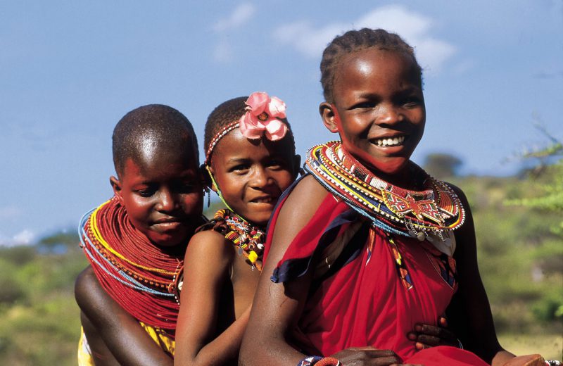 Dzieci z plemienia w Kenii