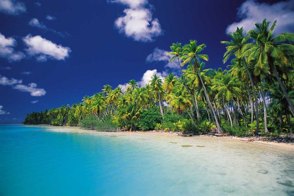 brzeg słonecznej tropikalnej plaży Thaiti, Polinezja